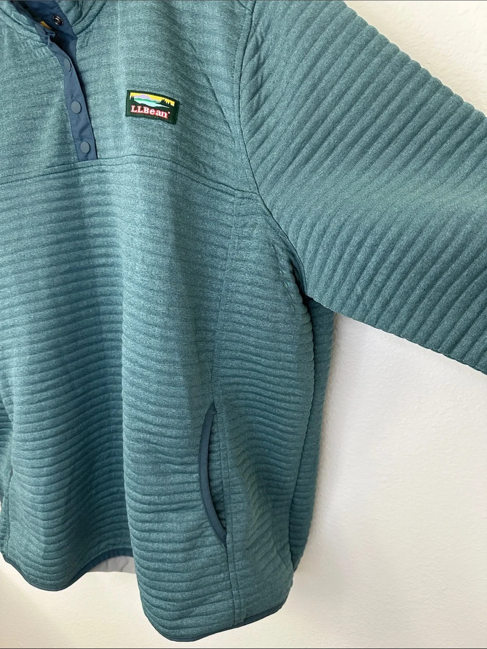 L.L. Bean 3X Women’s Airlight Knit Pullover, Snap, Excellent Like-New Condition! - Picture 5 of 9